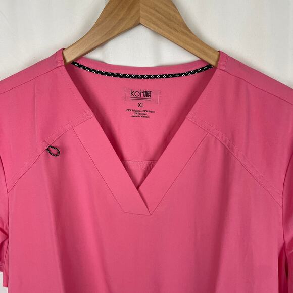 Koi Next Gen Hustle and Heart Rose Pink Scrub Top Short Sleeve 1019-054 Size XL - Picture 2 of 9